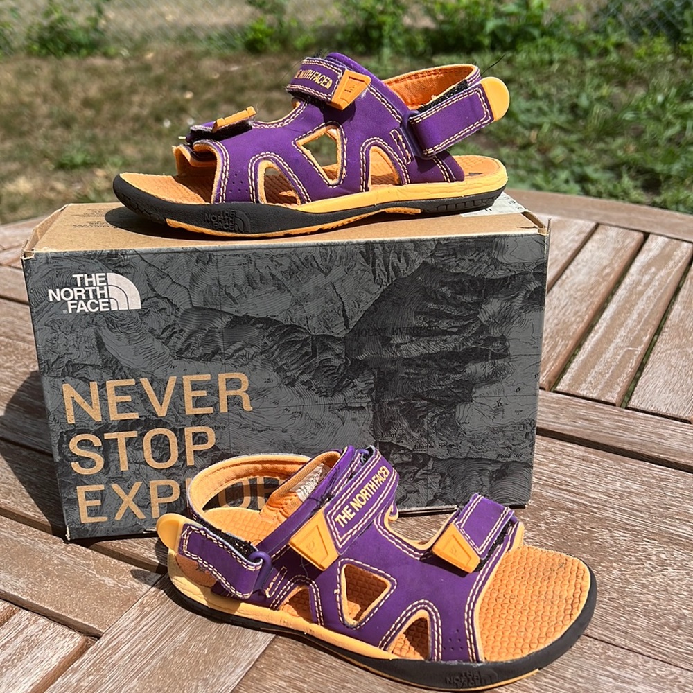 Girls The North Face Coast Ridge Outdoor Water Sandals Velcro Size 12 💜🧡
